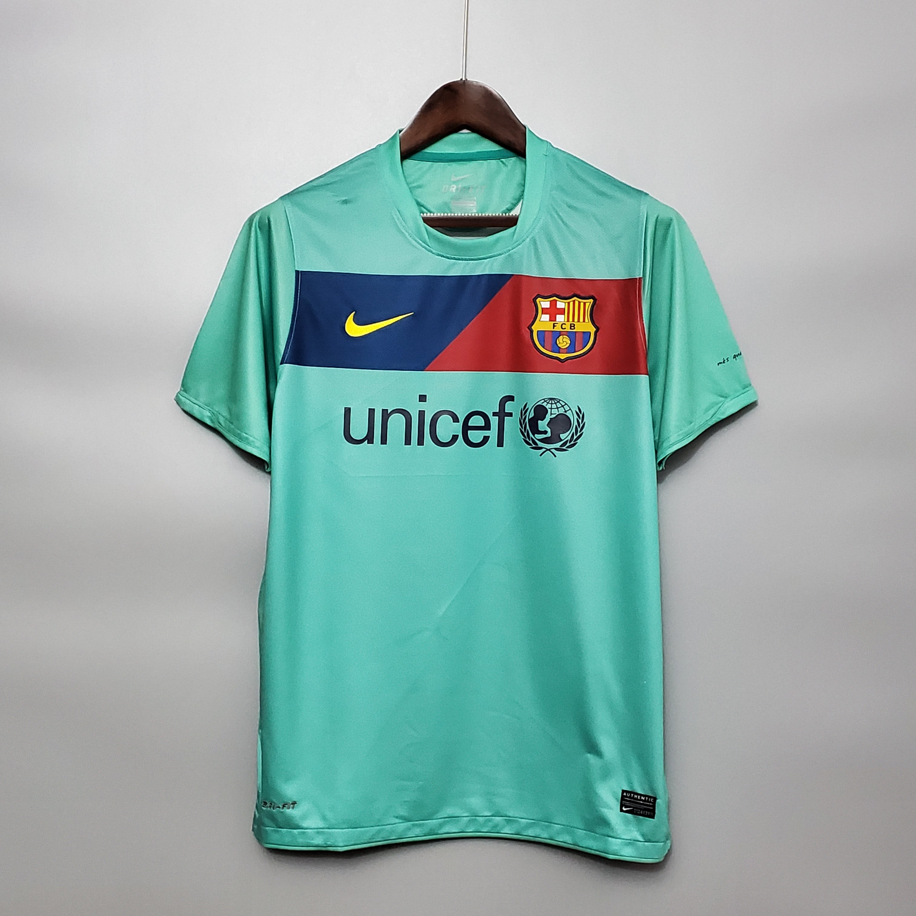 BARCELONA AWAY RETRO 2010 / 2011