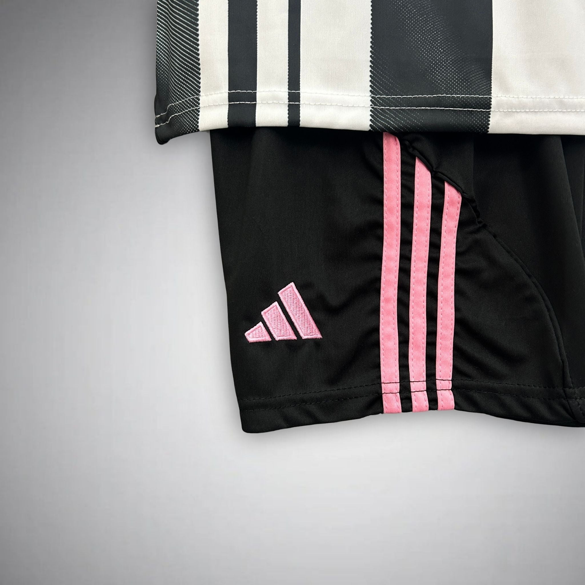 JUVENTUS KIDS JERSEY 2025/2026