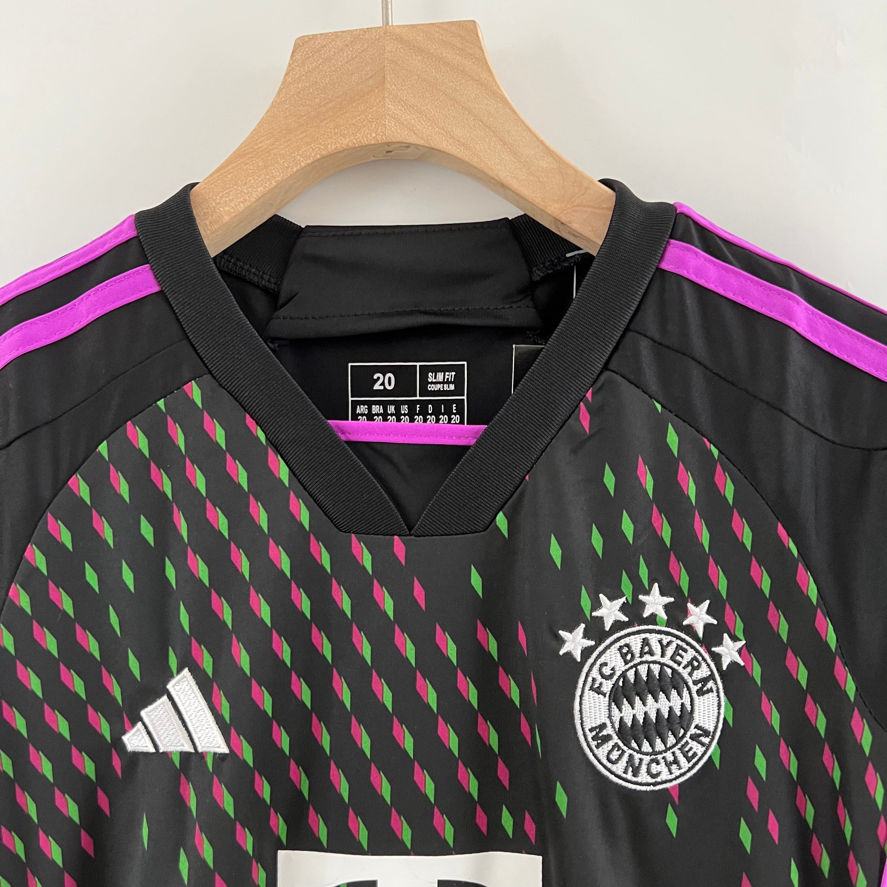 Camiseta de visitante del Bayern Múnich 23-24 para niños