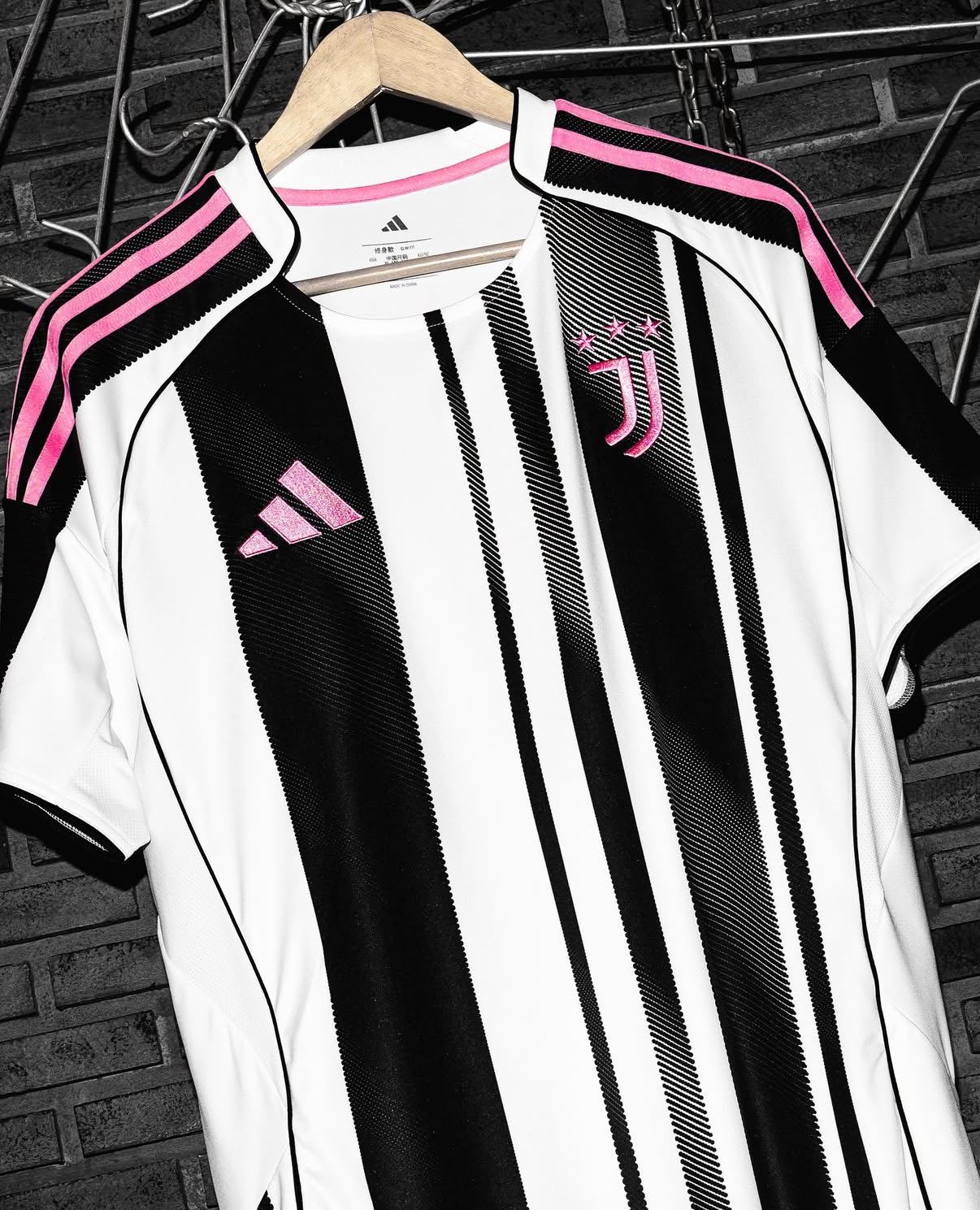 Camiseta local de la Juventus 25/26