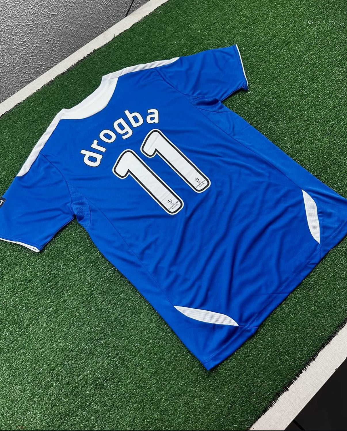 Chelsea 2011-2012 Retro jersey