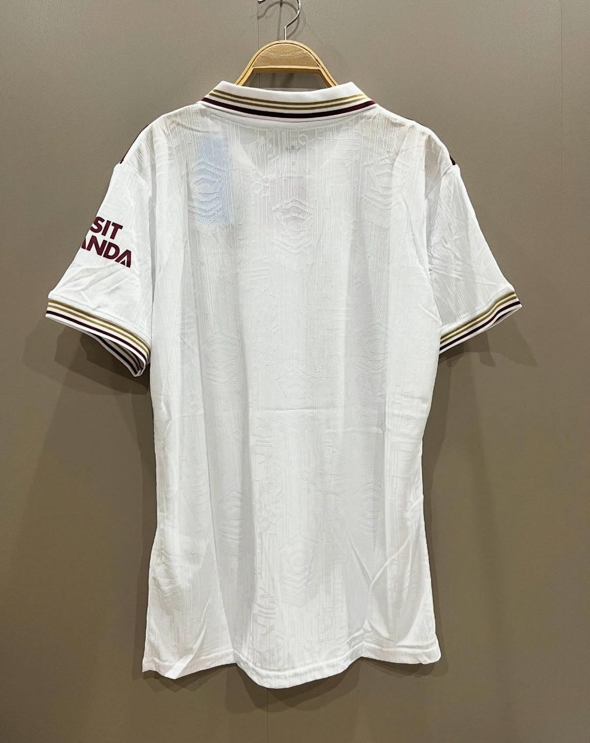 Tercera equipación del Arsenal 2025/2026