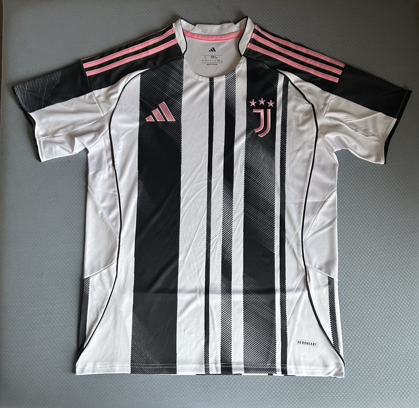 Camiseta local de la Juventus 25/26