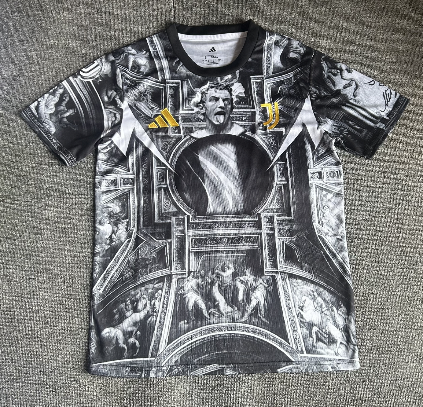 Juventus 2026 pre-match jersey