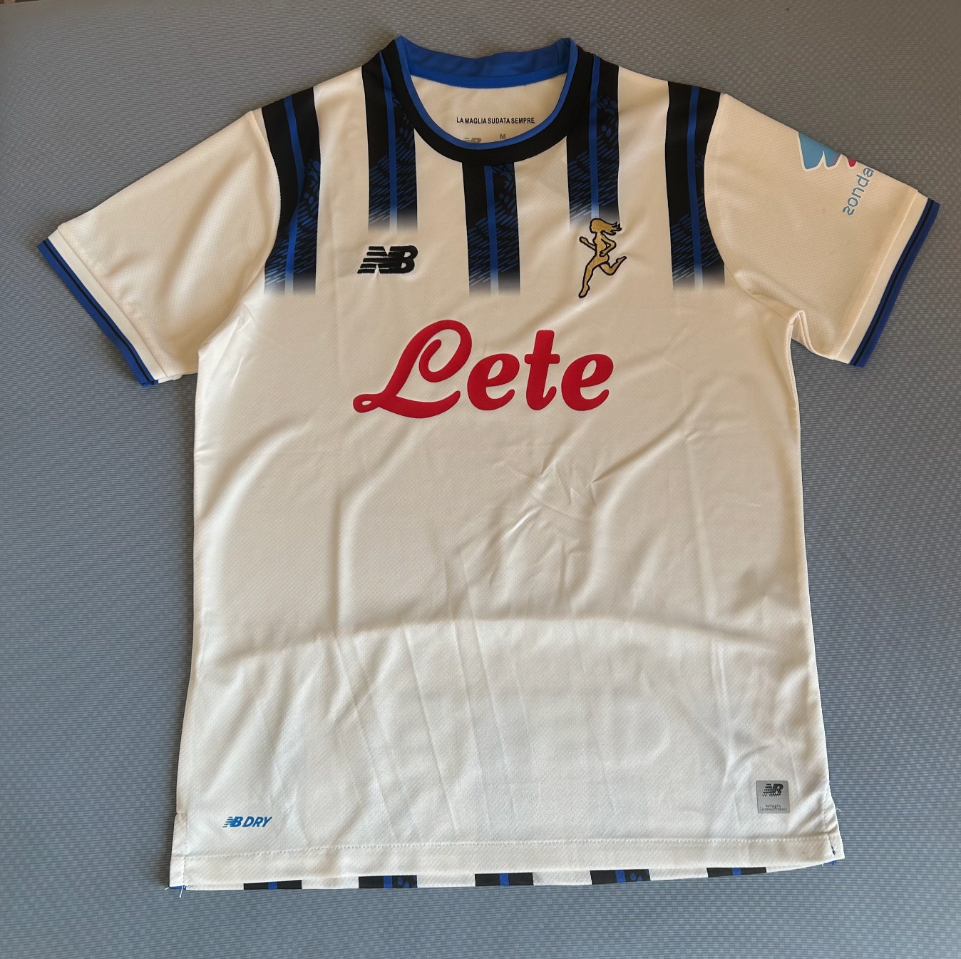 Atalanta 2025/2026 away jersey
