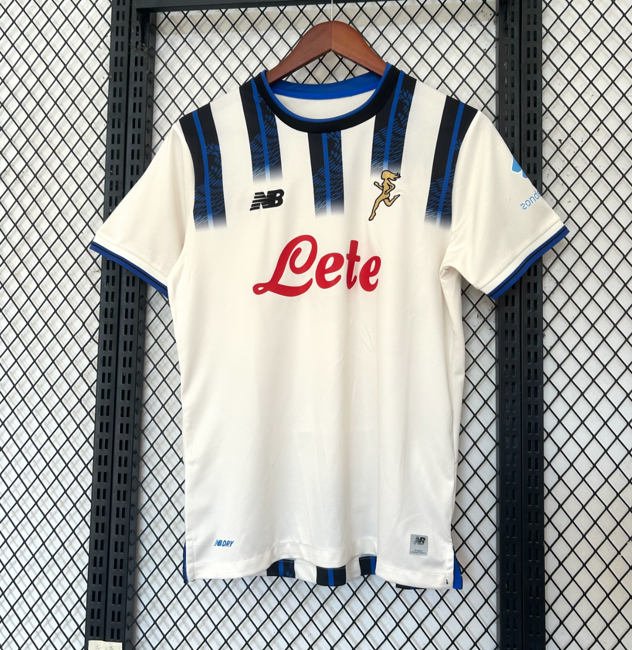 Atalanta 2025/2026 away jersey