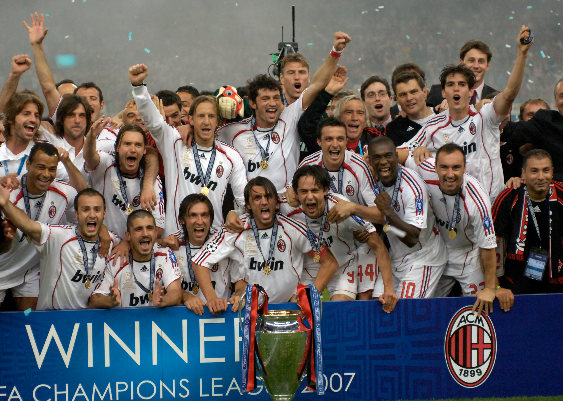 Camiseta retro de visitante del AC Milan 2006-2007