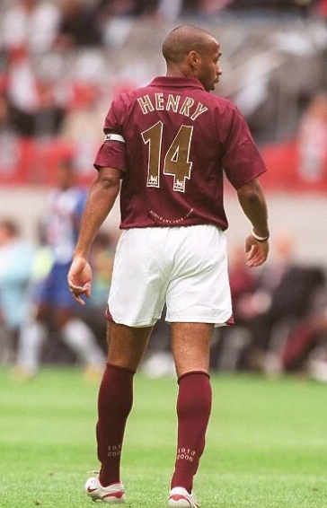 Equipación retro local del Arsenal 2005-2006