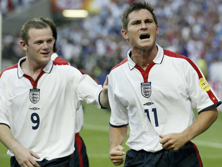England Home retro kit 2004