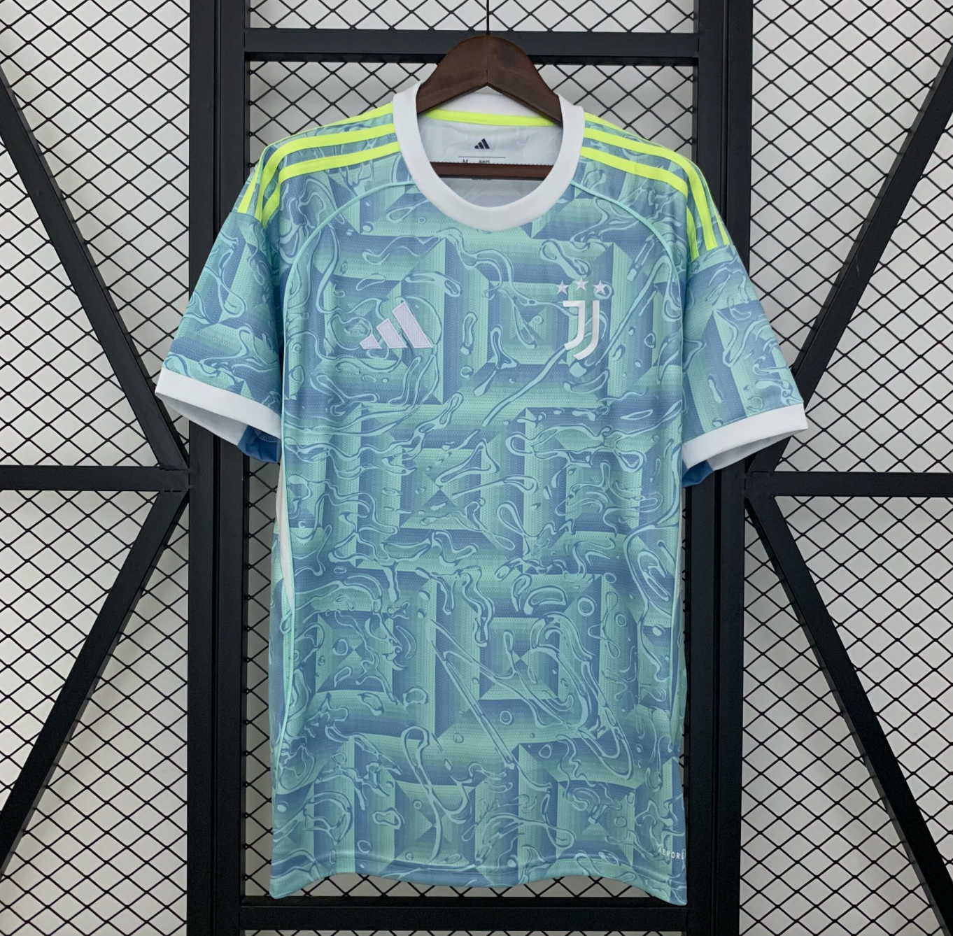 Juventus 2025/2026 Away shirt