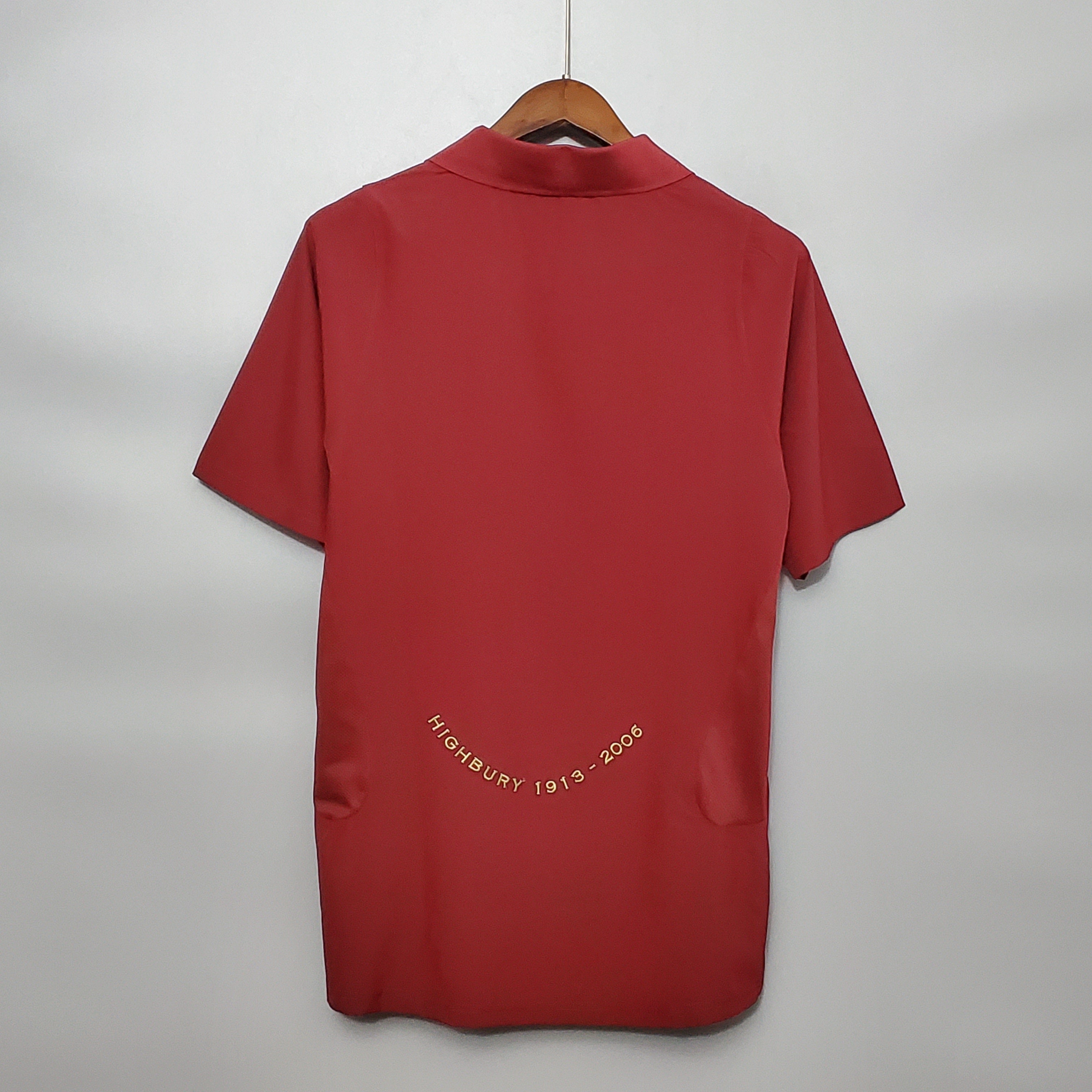 Equipación retro local del Arsenal 2005-2006