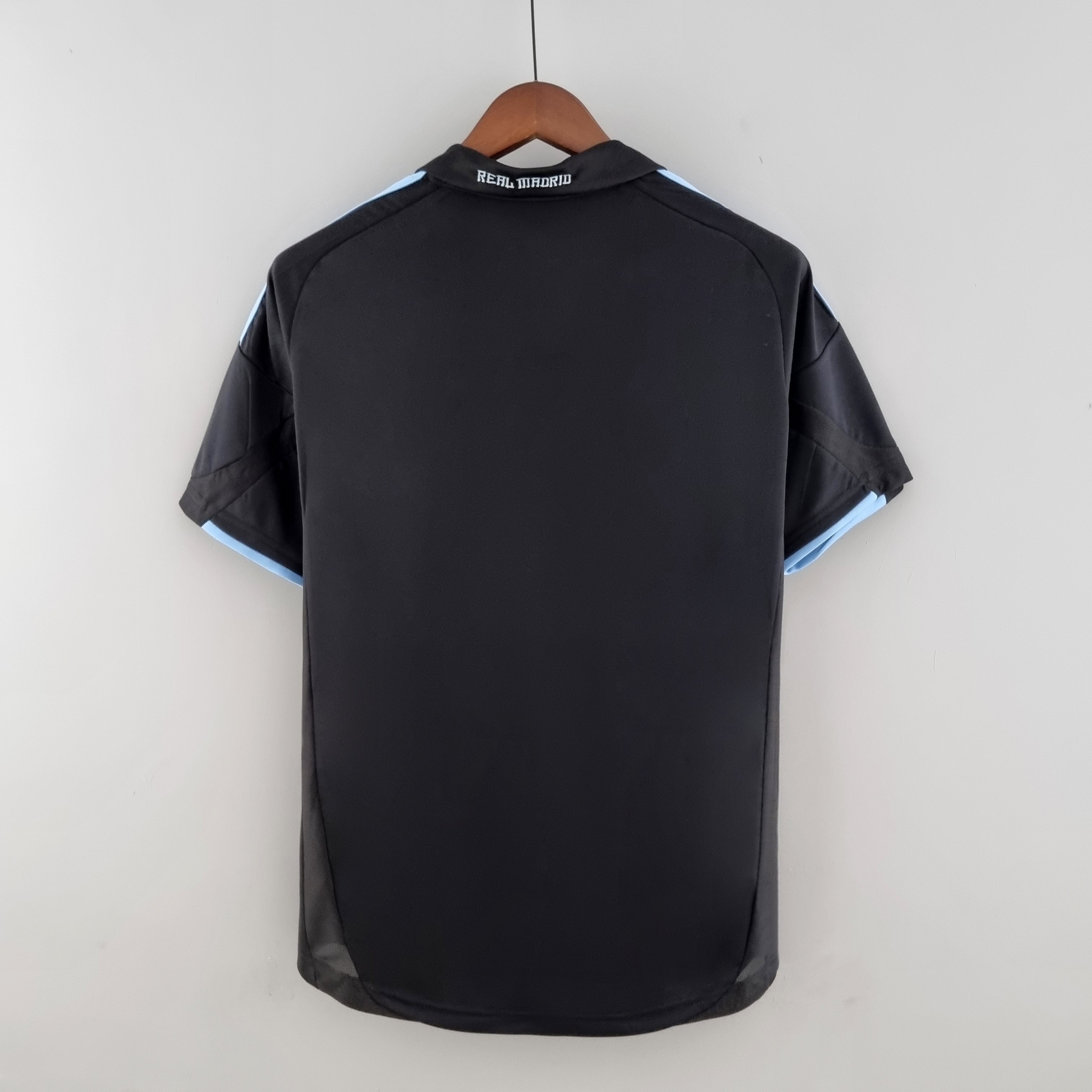 2009/2010 Real Madrid retro jersey