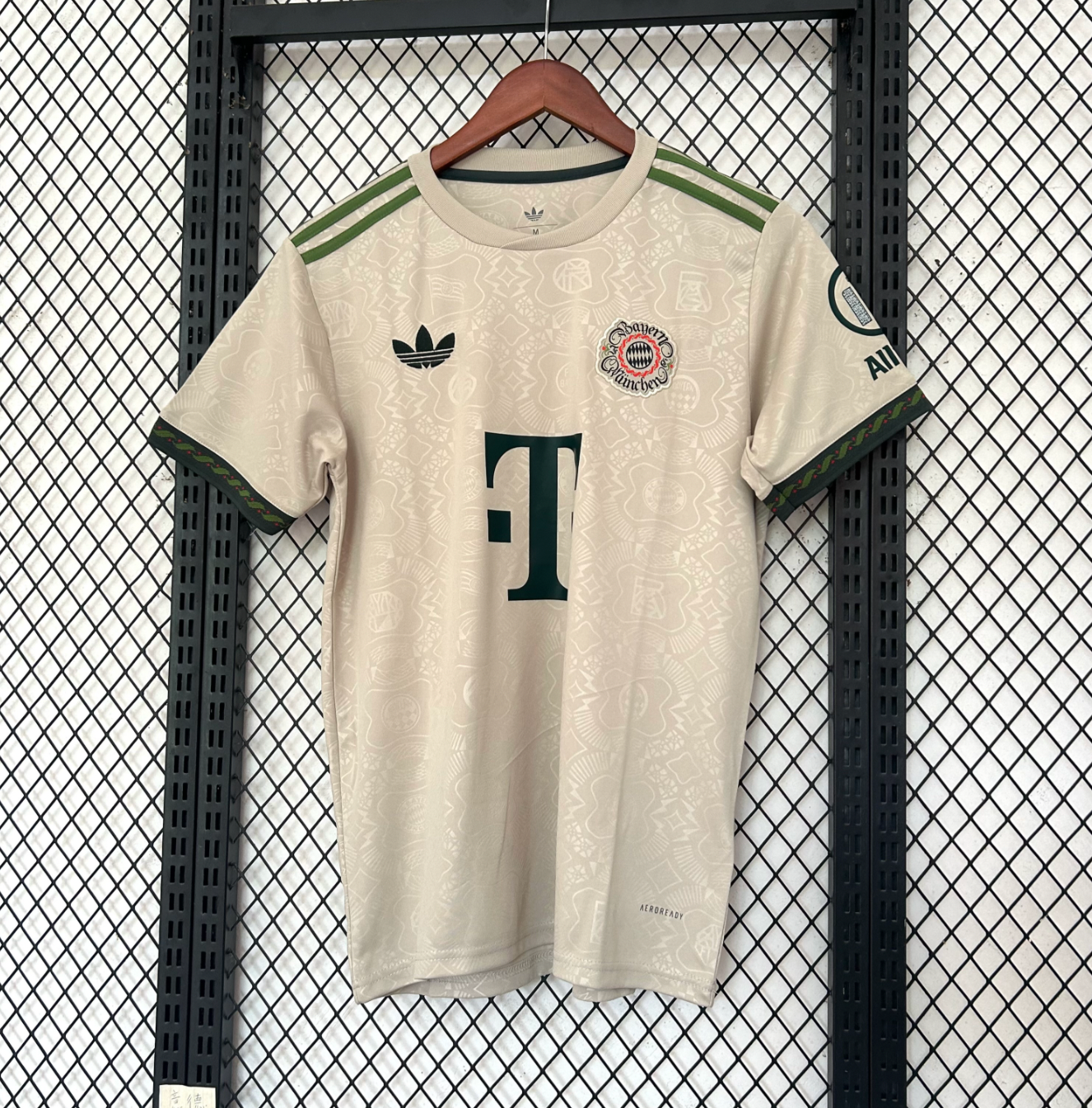 Bayern Munich Wiesn 2025/26 jersey