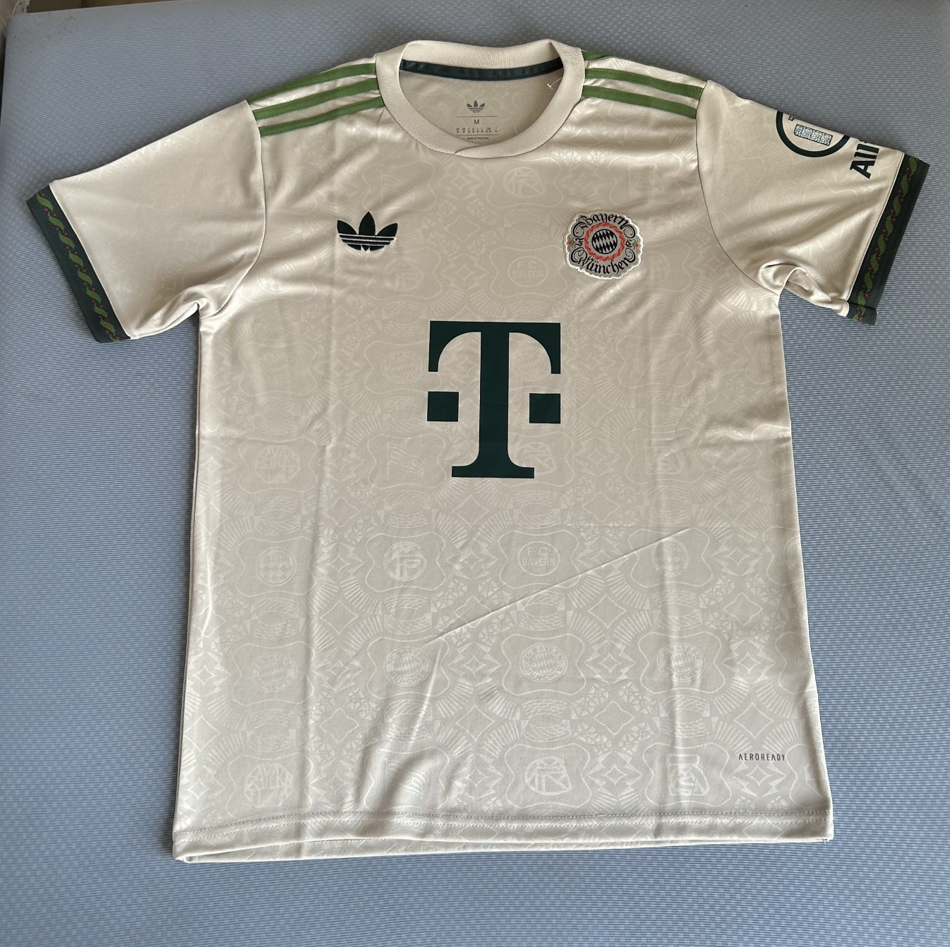 Bayern Munich Wiesn 2025/26 jersey